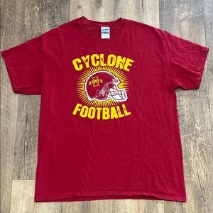 Gildan Red Iowa State Cyclone🌪️Football T-Shirt, Vintage Distressed Style, Sz L